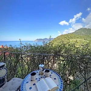 Apartment Pietra Azzurra, Newly Renovated, Corniglia